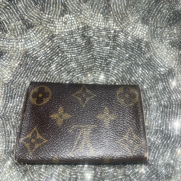 Louis Vuitton key holder - Picture 2 of 6